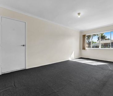 SPACIOUS FOUR BED FAMILY HOME WITH EXTRA FAMILY ROOM - Photo 6