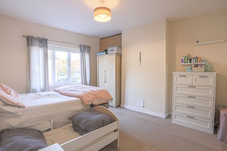 2 Bed Flat, Manor Grove, LS7 - Photo 3