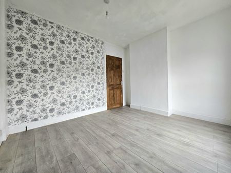 4 Bed Terraced House, Ferndale Road, LU1 - Photo 3