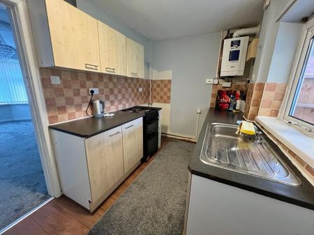 3 bedroom terraced house to rent - Photo 5