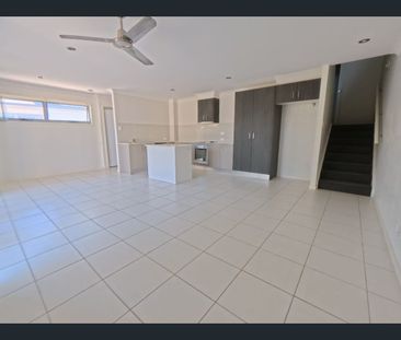 Neat as a Pin - Immaculate Three Bedroom Townhouse in Excellent Loc... - Photo 4