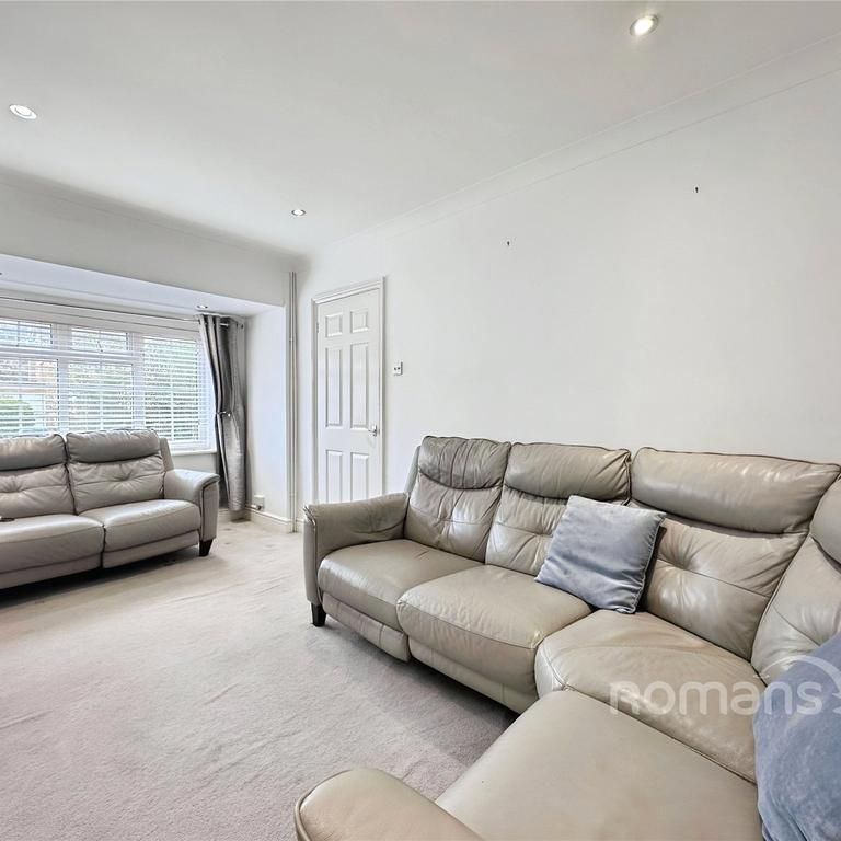 4 bedroom detached house to rent - Photo 1