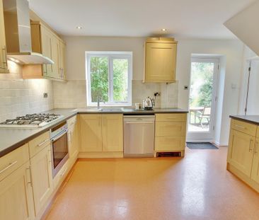 3 bedroom terraced house to rent - Photo 1