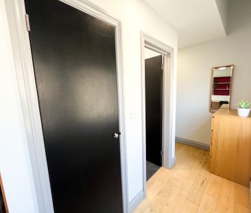 Purple Suite Lustrous House - Photo 1