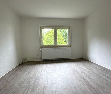 Frisch renovierte 2-Zi.-Whg. mit neuem Tageslichtbad und Balkon - Foto 1