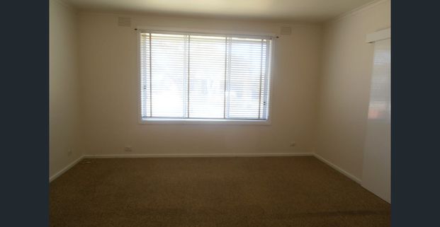 Spacious 2-Bedroom Unit for Lease - Photo 1