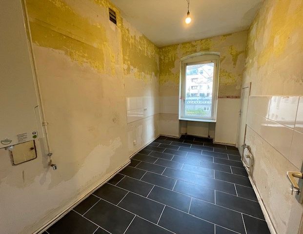 Für Mieter mit Ideen: renovierungsbedürftige 3-Zimmer Wohnung mit viel Potenzial! - Foto 1