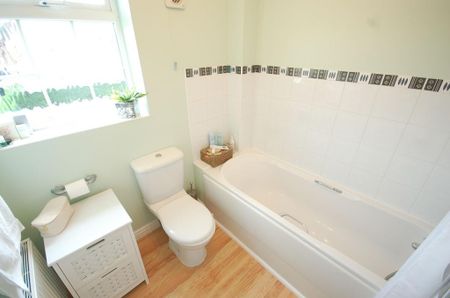 4 bedroom detached house to rent - Photo 5