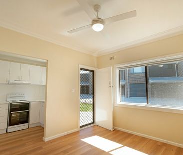 Low Maintenance, Prime Location - Photo 2