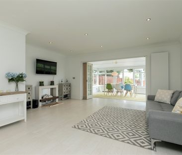 4 Bed Semi-Detached House, Montgomerie Mews, SE23 - Photo 2