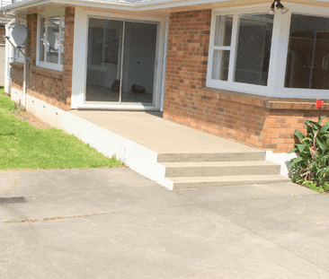 Charming 3 Bedroom Family Home in Desirable Otumoetai - Photo 3