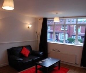 Fantastic Highly Desirable 2-bedroom apartment – rent direct from... - Photo 1