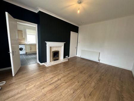 2 bedroom semi-detached house to rent - Photo 2