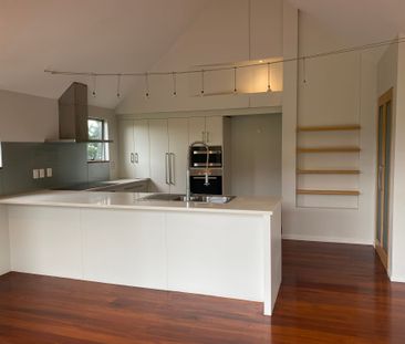 Stylish living with swimming pool and vast sea views - Photo 5