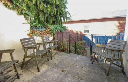 4 bedroom detached house to rent - Photo 4