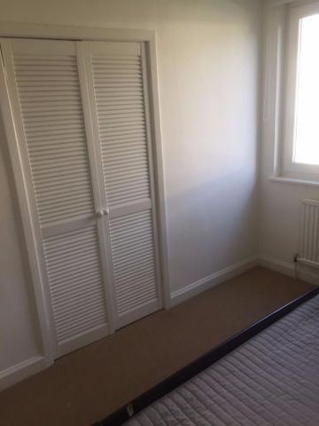 3 bedroom apartment to rent - Photo 3