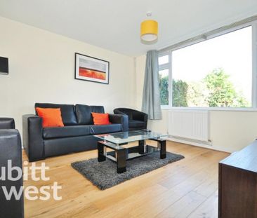 1 bedroom in a house share to rent - Photo 2