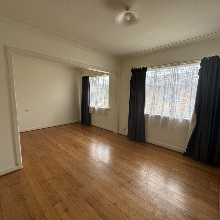 Neat and cosy one bedroom unit in convenient town location! - Photo 1