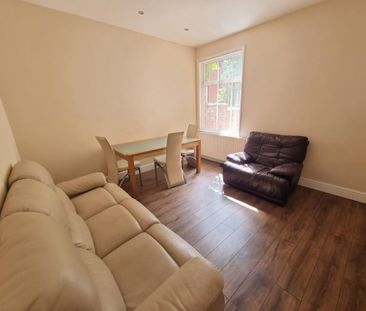 4 bedroom terraced house to rent - Photo 1