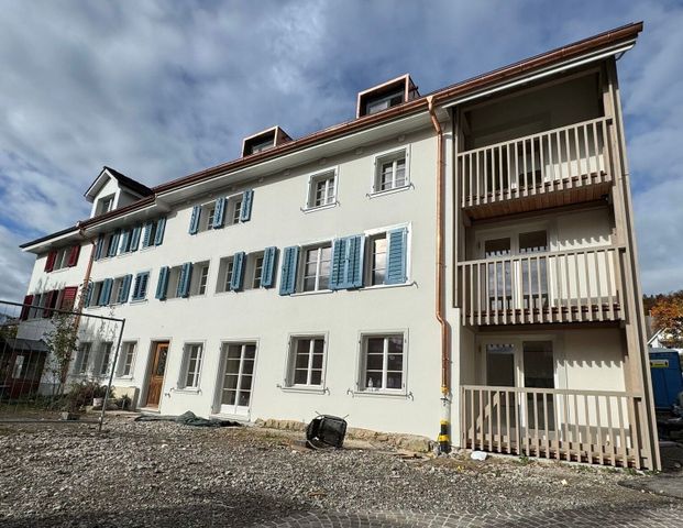 Charming historic 4.5-room apartment in Stäfa - Photo 1