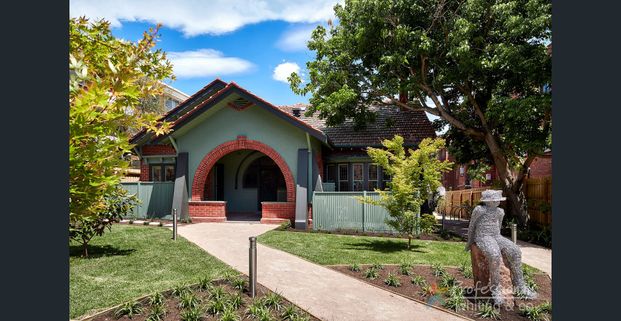 THE GUARDIAN – ARCHITECTURAL INSPIRATION - FULLY FURNISHED - Photo 1