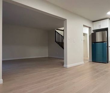 3beds 1.5baths side by side duplex - Photo 1