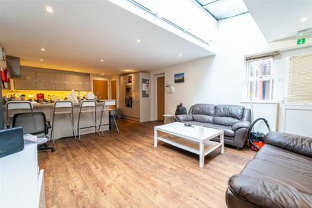 8 bedroom house to rent - Photo 4