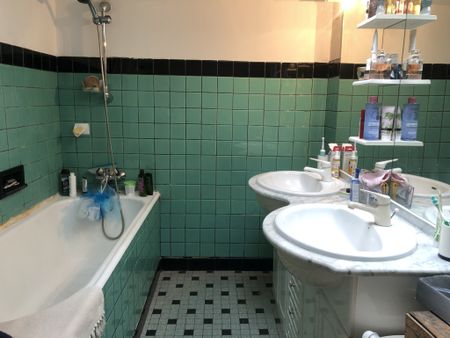 Location Maison 6 pièces 141m² LA ROCHE CHALAIS 24490 - Photo 4