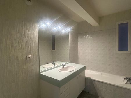Location Appartement 3 pièces 71m² ALBI 81000 - Photo 5