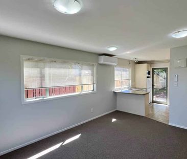 Sunny 1 Bedroom Home! - Photo 2