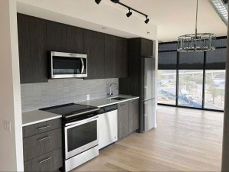 Downtown - 2 Bedroom/2 Bathroom - 490 2nd Ave S - Photo 5