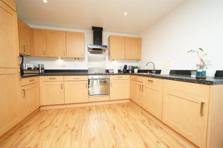 2 bedroom apartment to rent - Photo 2