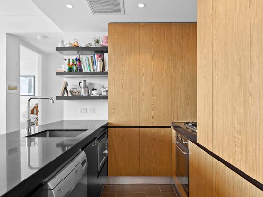 98sqm 1 Bedroom Apartment with CBD and District Views - Photo 1