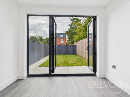 3 bedroom semi-detached house to rent - Photo 2