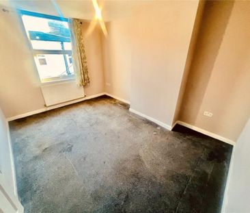 2 Bed Terraced House, East Park Mount, LS9 - Photo 2