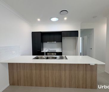 Three-bedroom Duplex in Lochinvar with Solar System. - Photo 5