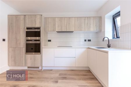 4 bedroom terraced house to rent - Photo 2