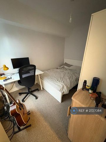 2 bedroom terraced house to rent - Photo 3