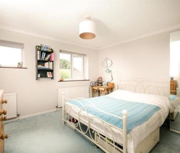 4 bedroom detached house to rent - Photo 4