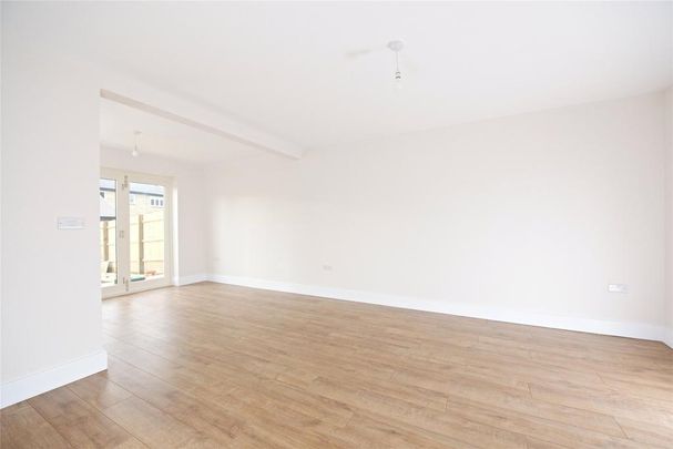 3 bedroom terraced house to rent - Photo 1