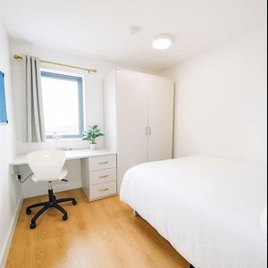 4 Bed Flat, Queensland Place, L7 - Photo 2