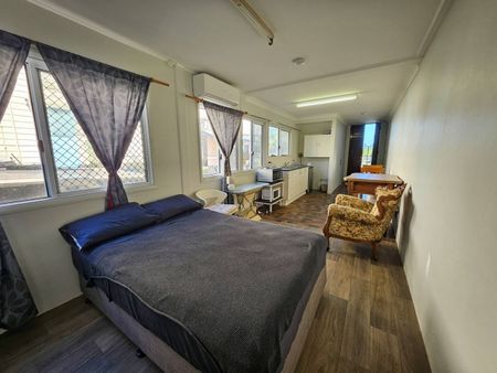 Ground Floor Studio FOR RENT - Photo 3