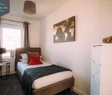 4 bedroom semi-detached house to rent - Photo 3