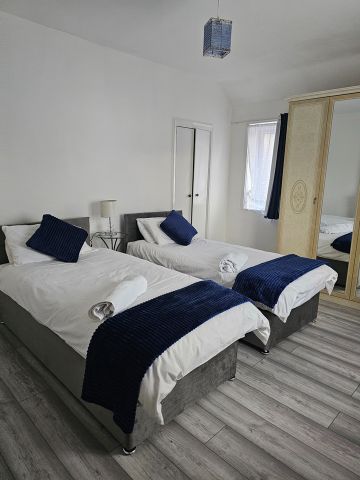 2 Bed End Terrace, Keedonwood Road, BR1 - Photo 4