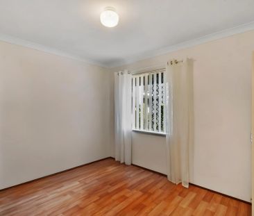 Charming 2-Bedroom Ground-Floor Unit in the Heart of Mandurah - Photo 3