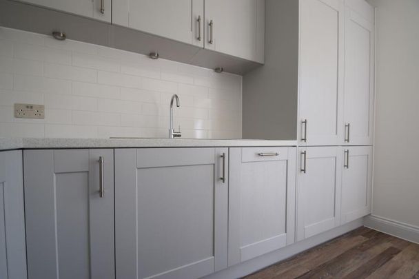 180, SS7 3QS - Photo 1