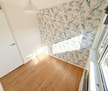 Harrison Gardens, Hullbridge, SS5 - Photo 4