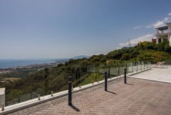 Luxury Villa for rent in Marbella Del Este, Andalusia