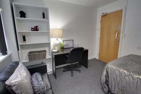 2 bedroom apartment to rent - Photo 4