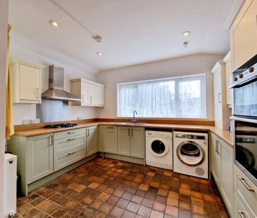 3 bedroom semi-detached house to rent - Photo 5